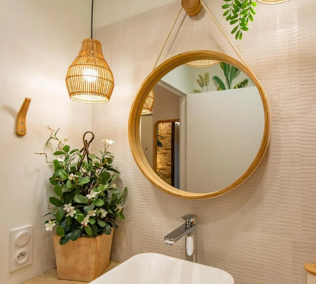 Luxurious 7P Suite With Sauna, Near Paris, Metro 4 Bagneux  France